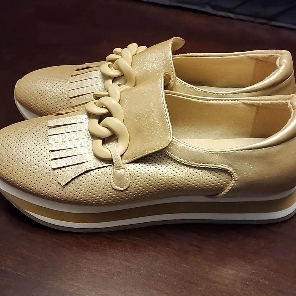 Coconut by Matisse Gold Bess Platform Loafer sz 9
